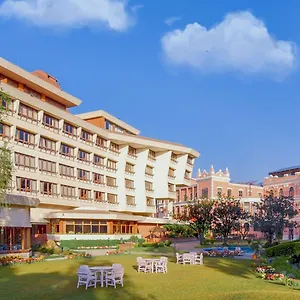 5* Hotel Yak & Yeti